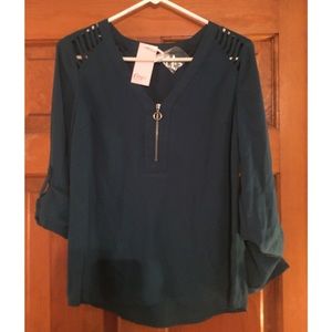 Green, long sleeve top